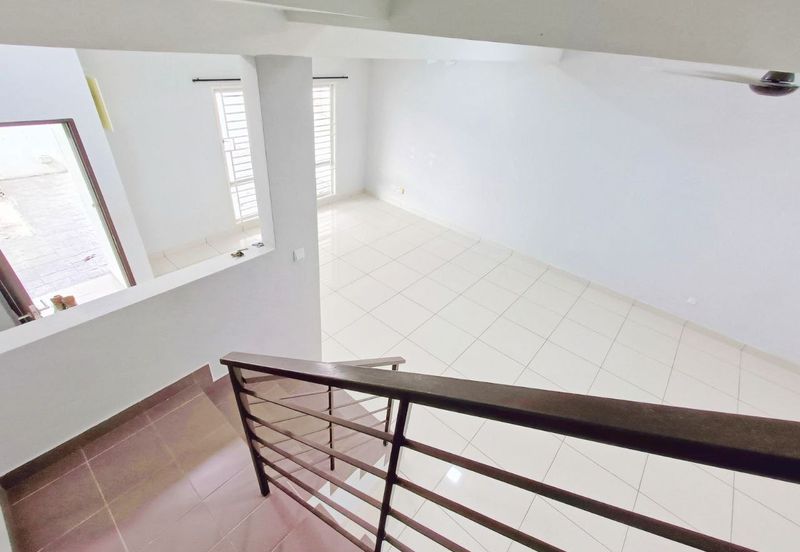 (Renovated, Non Bumi) Double Storey Taman Ruby Garden Dengkil