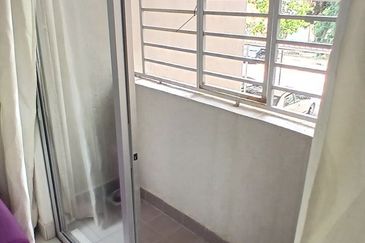 Pangsapuri Akasia, Bandar Botanic