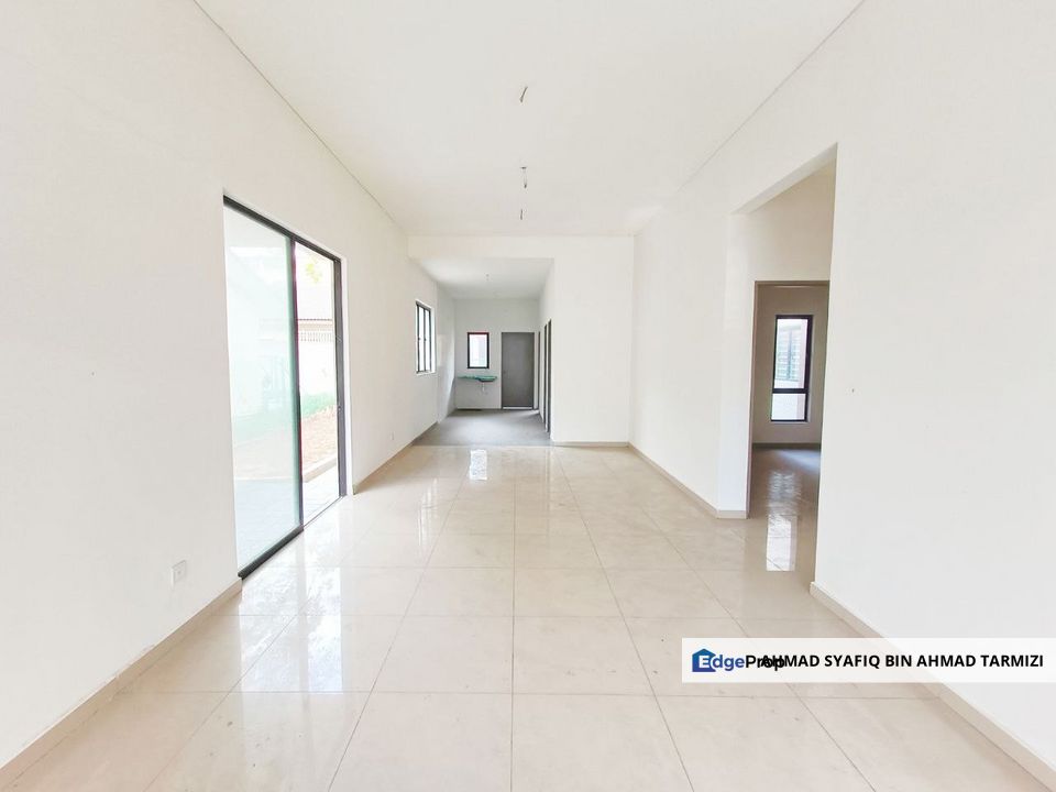 (End Lot) Terrace Jalan Angkasa, Bandar Mahkota, Banting , Selangor, Banting