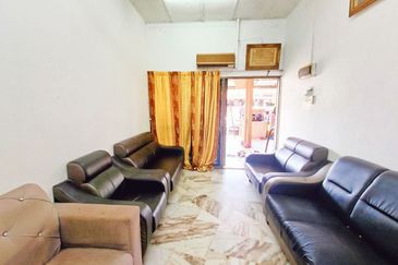 Freehold, Renovated - Single Storey Taman Baiduri Banting, Selangor