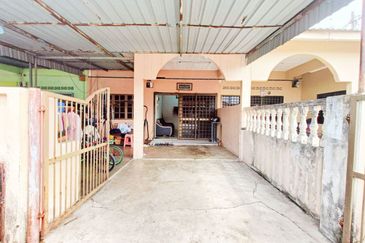 Freehold, Renovated - Single Storey Taman Baiduri Banting, Selangor