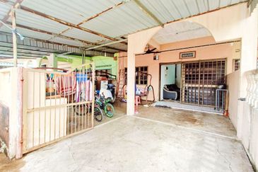 Freehold, Renovated - Single Storey Taman Baiduri Banting, Selangor