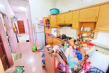 Freehold, Renovated - Single Storey Taman Baiduri Banting, Selangor