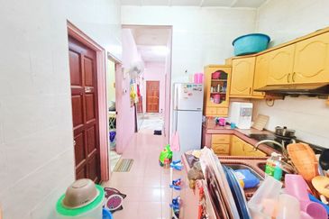 Freehold, Renovated - Single Storey Taman Baiduri Banting, Selangor