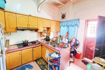 Freehold, Renovated - Single Storey Taman Baiduri Banting, Selangor