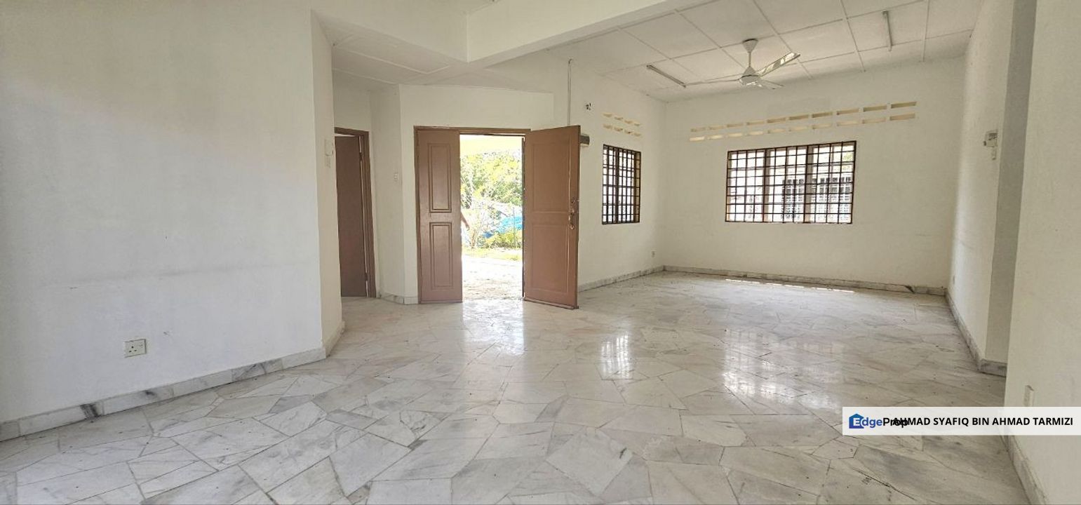 Single Storey Bungalow @ Bandar Mahkota Banting 42700 Banting Selangor., Selangor, Banting