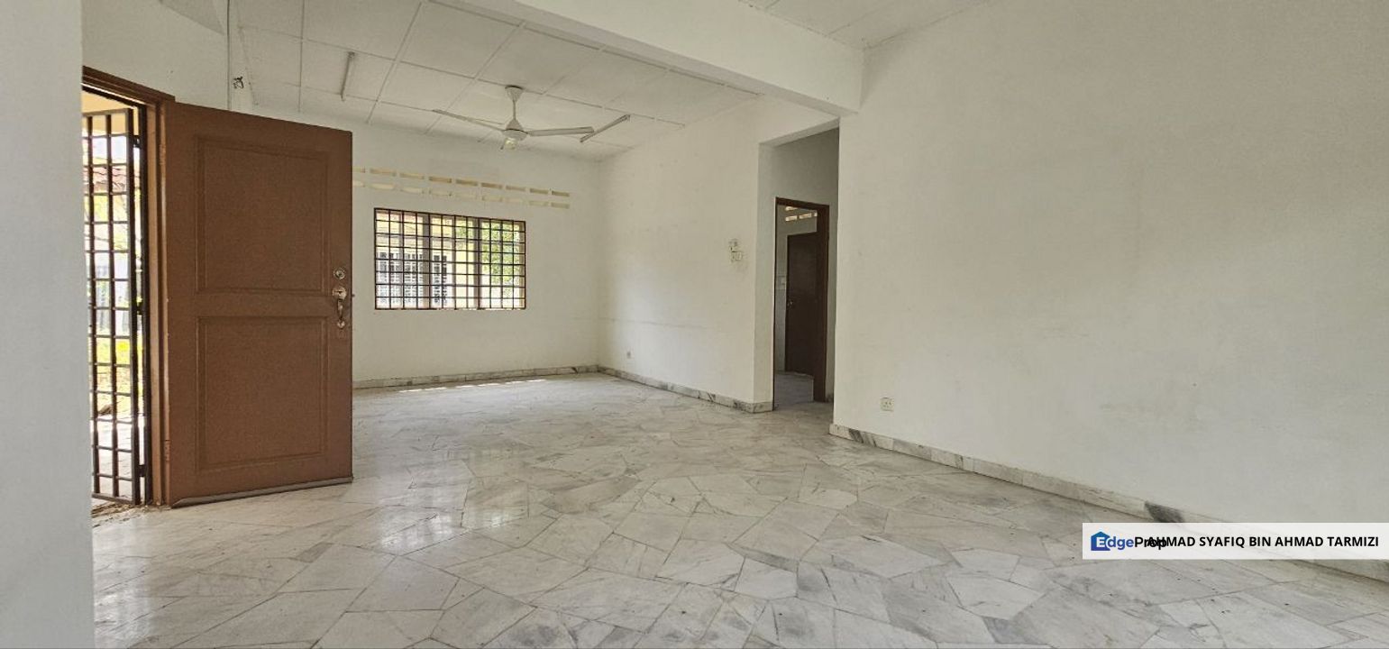 Single Storey Bungalow @ Bandar Mahkota Banting 42700 Banting Selangor., Selangor, Banting