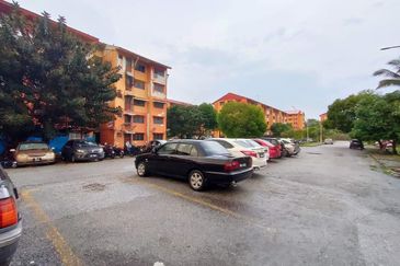 Flat PKNS Seksyen 8