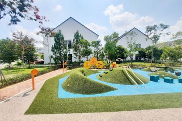 Monet Springtime @ Sunsuria City