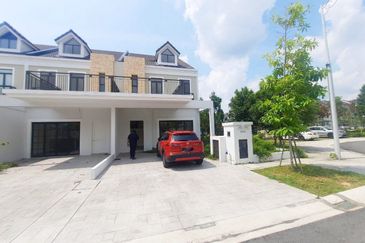 Monet Springtime @ Sunsuria City