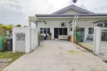 Pulau Indah ( Pulau Lumut )