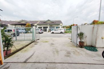 Pulau Indah ( Pulau Lumut )