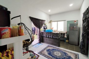 Pulau Indah ( Pulau Lumut )