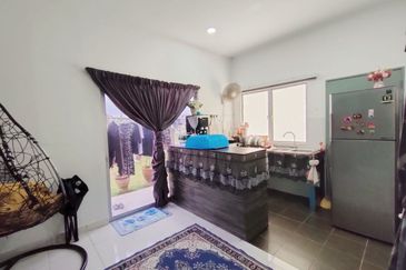 Pulau Indah ( Pulau Lumut )