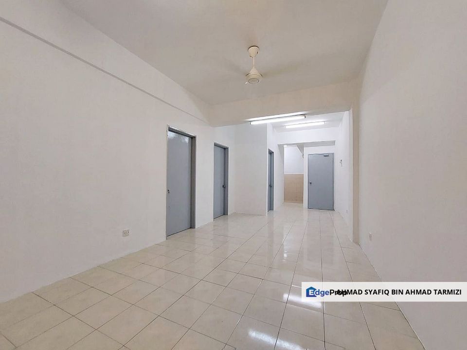 (REFURBISHED-LOW LEVEL) Apartment Dataran Otomobil Sek15 Shah Alam, Selangor, Shah Alam