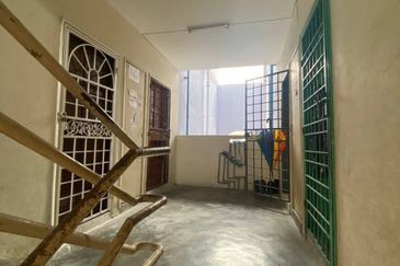 (Well maintained unit) Kasuarina Salju Apartment, Bandar Puncak Alam