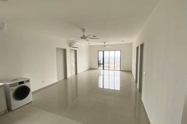 (FREEHOLD & HIGH FLOOR with BALCONY) Huni D' @ Eco Ardence Service Residence Setia Alam