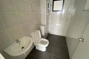 (FREEHOLD & HIGH FLOOR with BALCONY) Huni D' @ Eco Ardence Service Residence Setia Alam