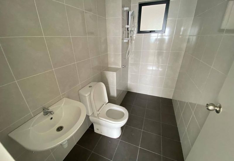 (FREEHOLD & HIGH FLOOR with BALCONY) Huni D' @ Eco Ardence Service Residence Setia Alam