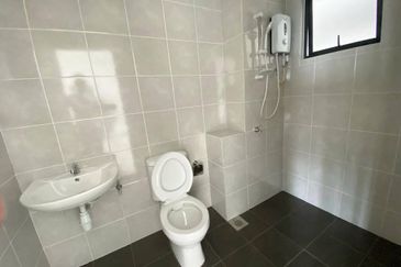 (FREEHOLD & HIGH FLOOR with BALCONY) Huni D' @ Eco Ardence Service Residence Setia Alam