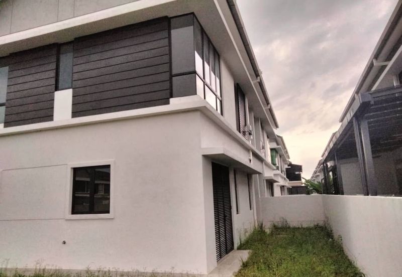 Hevea Elmina Gardens