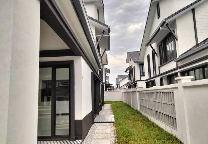 Hevea Elmina Gardens