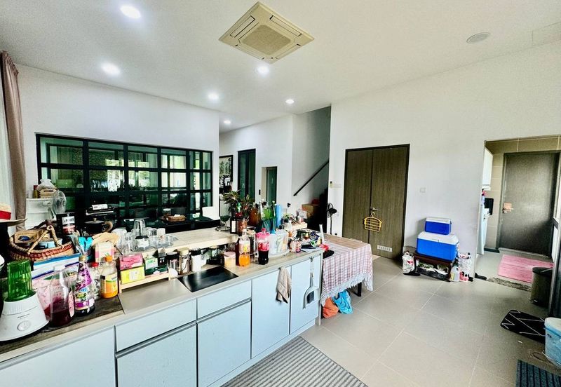 Kristal Court, Seksyen 7