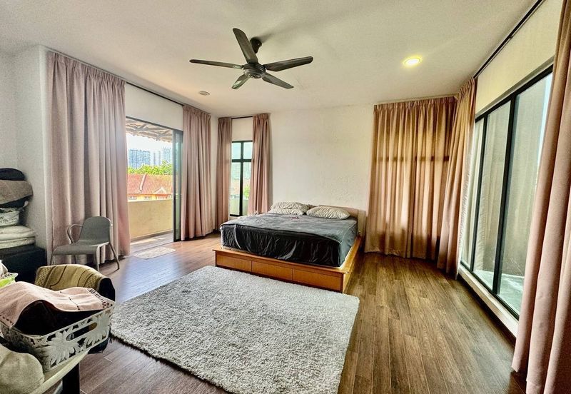 Kristal Court, Seksyen 7