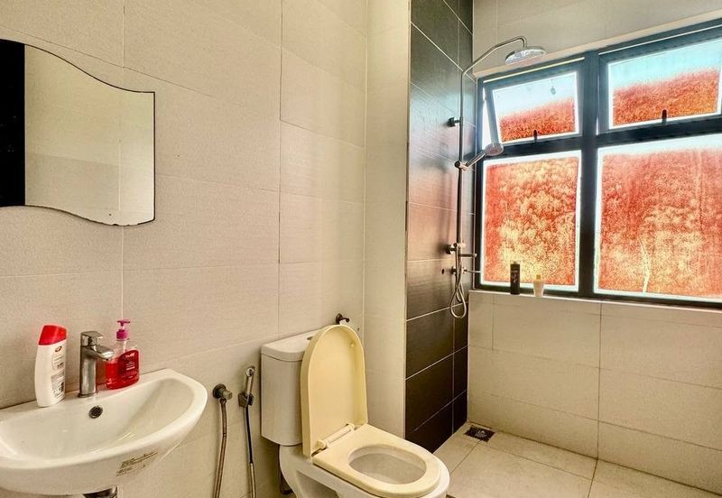 Kristal Court, Seksyen 7