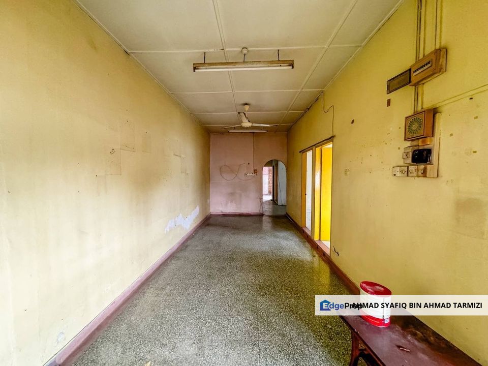 ( End lot, freehold, kitchen extended) Single storey Taman Bayu Emas , Selangor, Klang