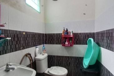 Jalan Semarak, Bukit Beruntung