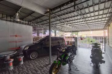 Jalan Semarak, Bukit Beruntung