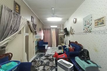 Jalan Semarak, Bukit Beruntung