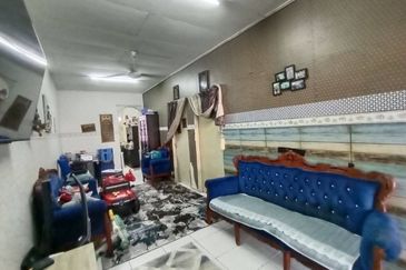 Jalan Semarak, Bukit Beruntung