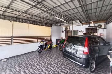 Jalan Semarak, Bukit Beruntung