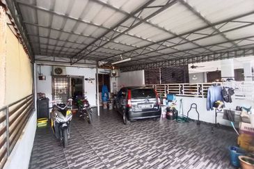 Jalan Semarak, Bukit Beruntung