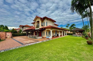 ( Corner Lot, Freehold )  2 Storey Bungalow Bidai Residence, Bukit Jelutong, Shah Alam  