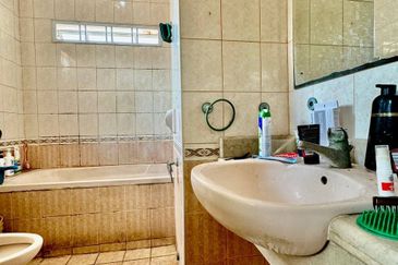 ( Corner Lot, Freehold )  2 Storey Bungalow Bidai Residence, Bukit Jelutong, Shah Alam  