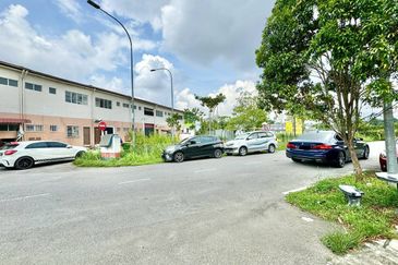 Jalan Meranti Bunga 1