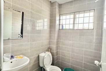 Jalan Meranti Bunga 1