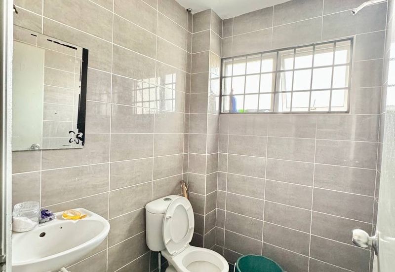 Jalan Meranti Bunga 1