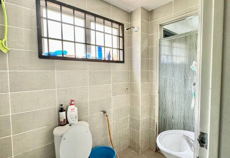 Jalan Meranti Bunga 1