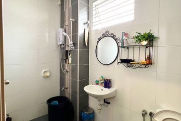 Ayu Impian, Alam Nusantara