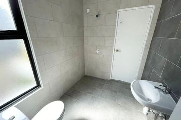 Lily Encorp Cahaya Alam