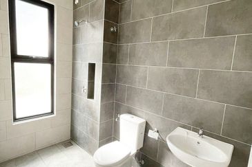 Lily Encorp Cahaya Alam