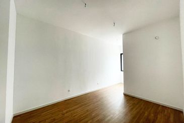 Lily Encorp Cahaya Alam