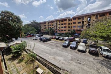 Flat PKNS Seksyen 8