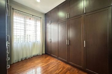 (Corner Lot, Renovated) Bukit Jelutong Jalan Mimbar U8 Shah Alam Double Storey Courtyard