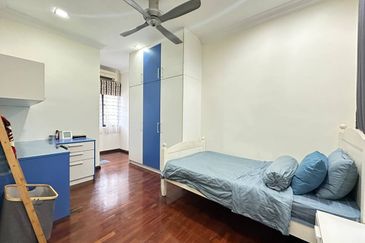 (Corner Lot, Renovated) Bukit Jelutong Jalan Mimbar U8 Shah Alam Double Storey Courtyard