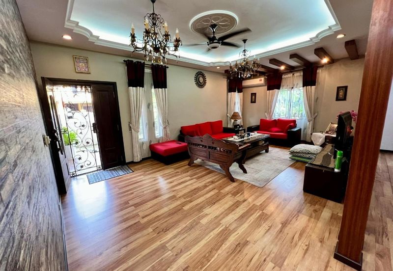 (End Lot, Freehold, Non Bumi) Double Storey Terrace Jalan Jeriji Seksyen U8 Bukit Jelutong, Shah Alam.